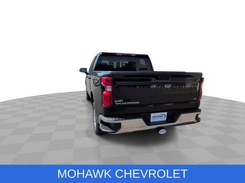 Used 2022 Chevrolet Silverado 1500 LT AWD/4WD image 7