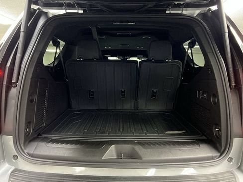 Certified 2023 GMC Yukon XL SLT w/ SLT Luxury Package AWD/4WD image 26