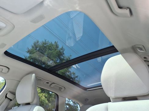 Used 2024 Volvo XC60 B5 Plus w/ Protection Package Premier image 6