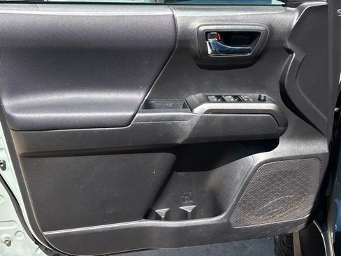 Used 2023 Toyota Tacoma TRD Off-Road image 15