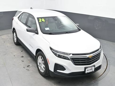 Used 2024 Chevrolet Equinox LS FWD image 28