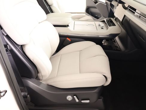 New 2026 Lincoln Navigator Premiere AWD/4WD image 15
