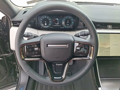 New 2026 Land Rover Range Rover Evoque Hoxton AWD/4WD image 11