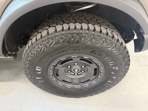 New 2025 Ford Bronco Badlands image 5