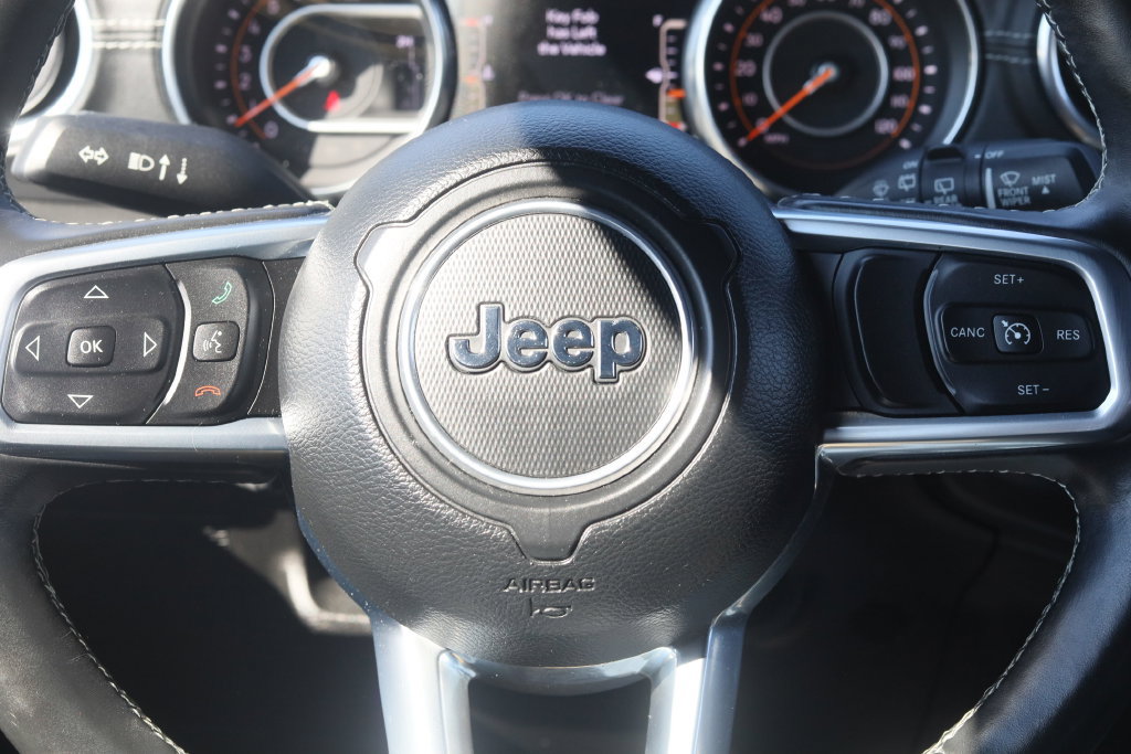 Used 2018 Jeep Wrangler Unlimited Sahara w/ Cold Weather Group AWD/4WD image 25