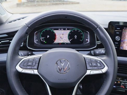 Certified 2025 Volkswagen Jetta SEL image 23