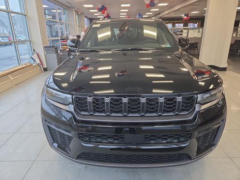 New 2026 Jeep Grand Cherokee Altitude AWD/4WD image 3