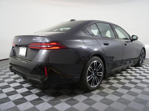 New 2026 BMW 550e xDrive AWD/4WD image 3