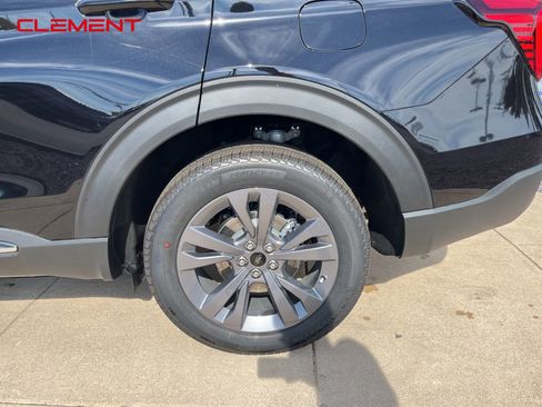 New 2025 Ford Explorer Active w/ Active Comfort Package image 43