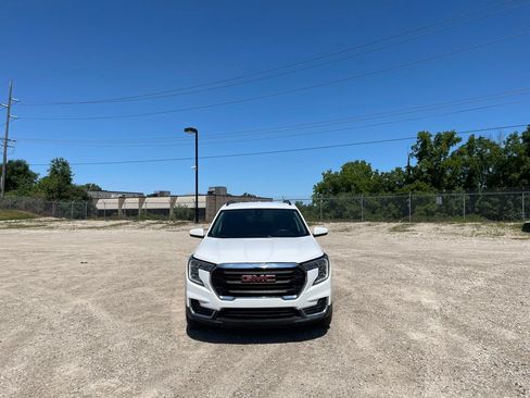 Used 2022 GMC Terrain SLE w/ Driver Convenience Package AWD/4WD image 3