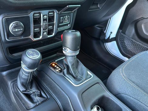 Used 2024 Jeep Wrangler Sport S image 25