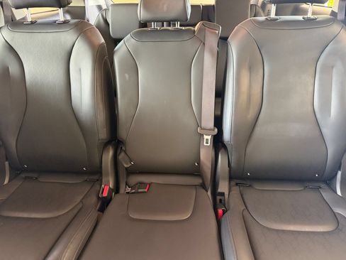 Used 2026 Kia Carnival FWD image 41