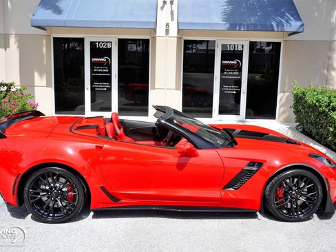 Used 2019 Chevrolet Corvette Z06 RWD image 17