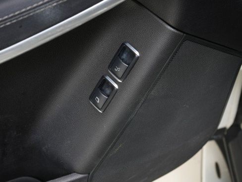 Used 2016 Mercedes-Benz GL 550 4MATIC image 37