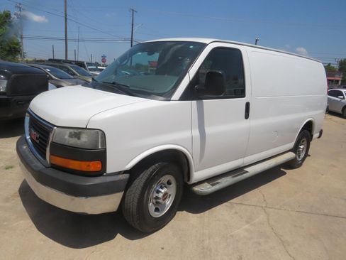Used 2014 GMC Savana 2500 image 1