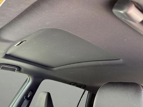 Used 2023 Honda Passport EX-L image 12