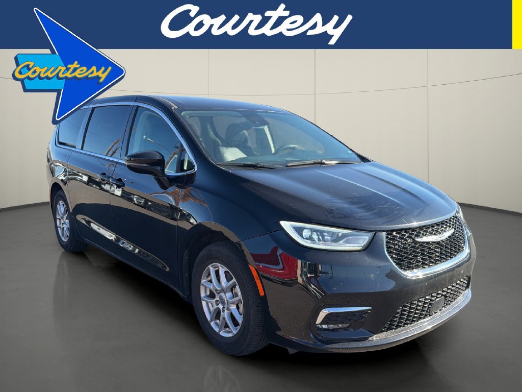 Used 2024 Chrysler Pacifica Touring-L FWD image 1