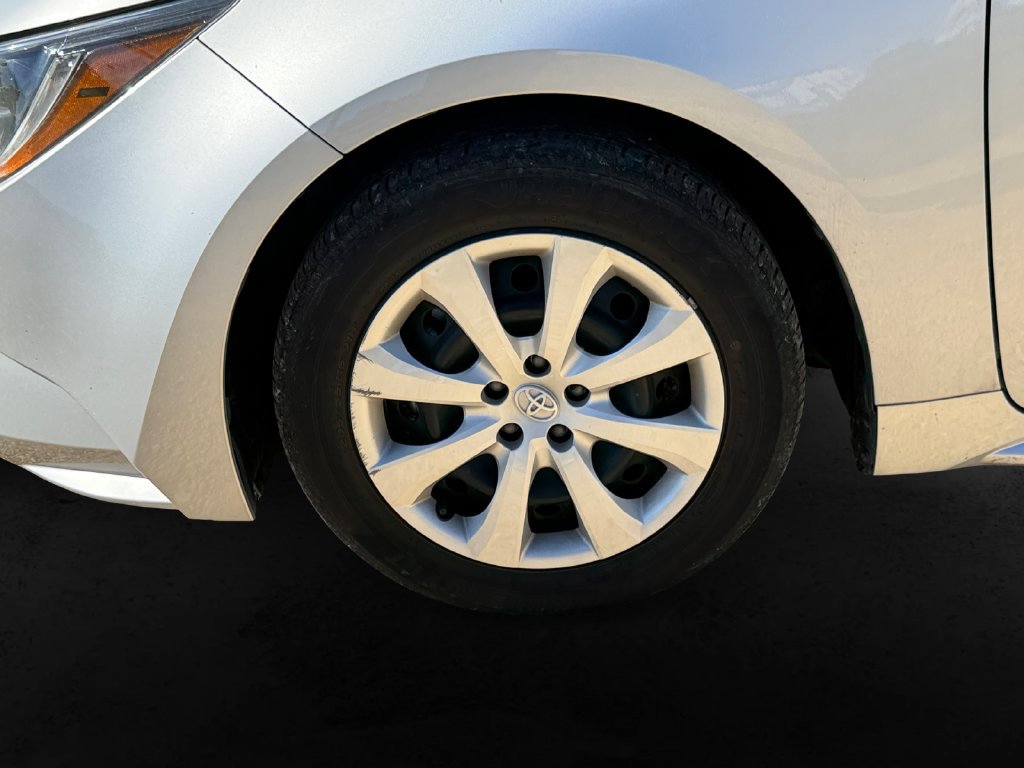 Used 2024 Toyota Corolla LE FWD image 12