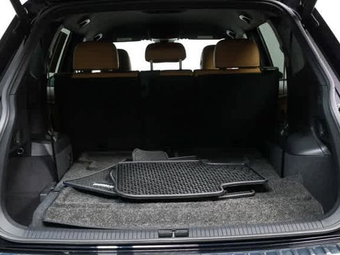 Used 2023 Volkswagen Tiguan SE FWD image 28