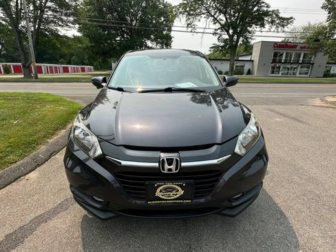 Used 2016 Honda HR-V EX image 2