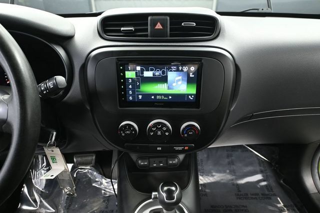 Used 2015 Kia Soul + FWD image 23