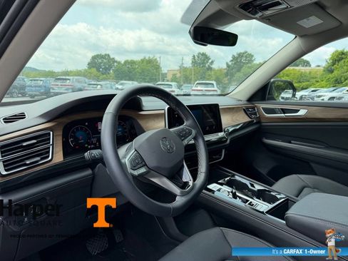 Used 2025 Volkswagen Atlas SE w/ Panoramic Sunroof Package AWD/4WD image 14