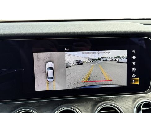 Used 2023 Mercedes-Benz E 350 4MATIC Sedan image 15