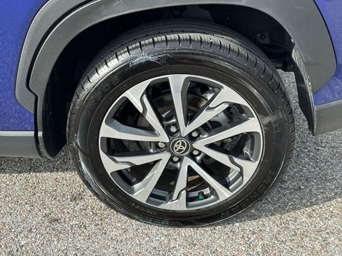 Used 2025 Toyota Corolla Cross XLE FWD image 20