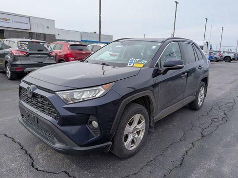 Used 2021 Toyota RAV4 XLE w/ Convenience Package image 5