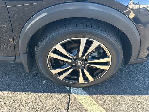 Used 2018 Nissan Kicks SR w/ Exterior Package image 13