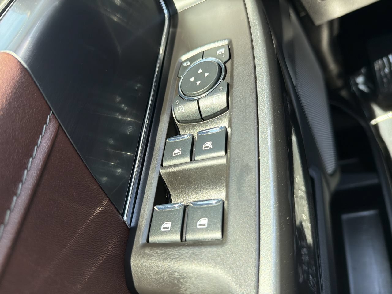 Used 2023 Ford F150 Lariat AWD/4WD image 18