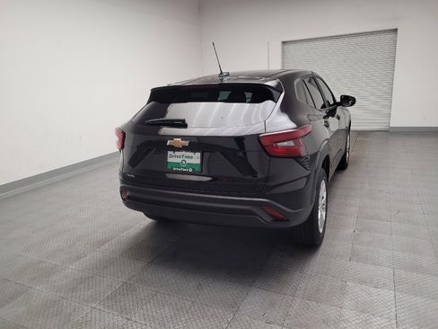 Used 2024 Chevrolet Trax LS FWD image 7