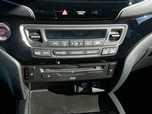 Used 2021 Honda Pilot Touring image 22