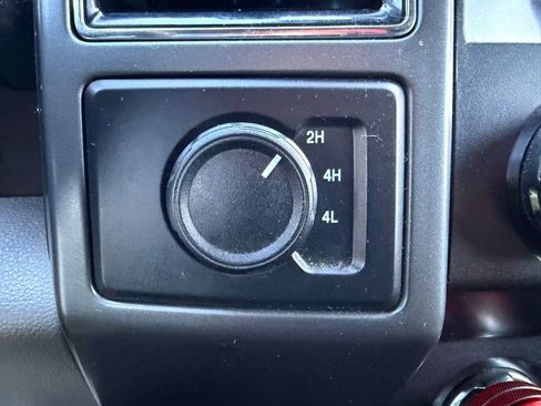 Used 2020 Ford F150 XLT image 21