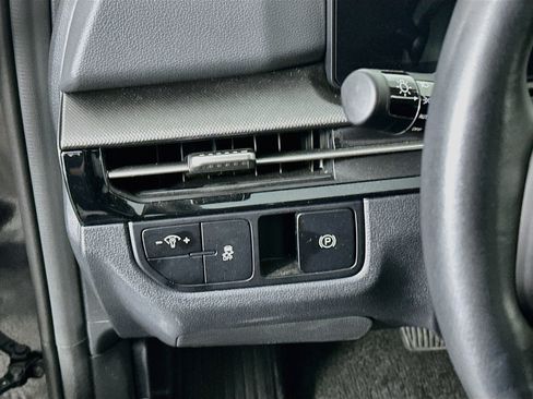 Used 2026 Kia Sportage LX FWD image 16