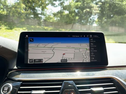 Used 2022 BMW 540i xDrive w/ M Sport Package image 43