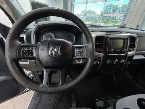 Used 2019 RAM 1500 Classic SLT AWD/4WD image 14