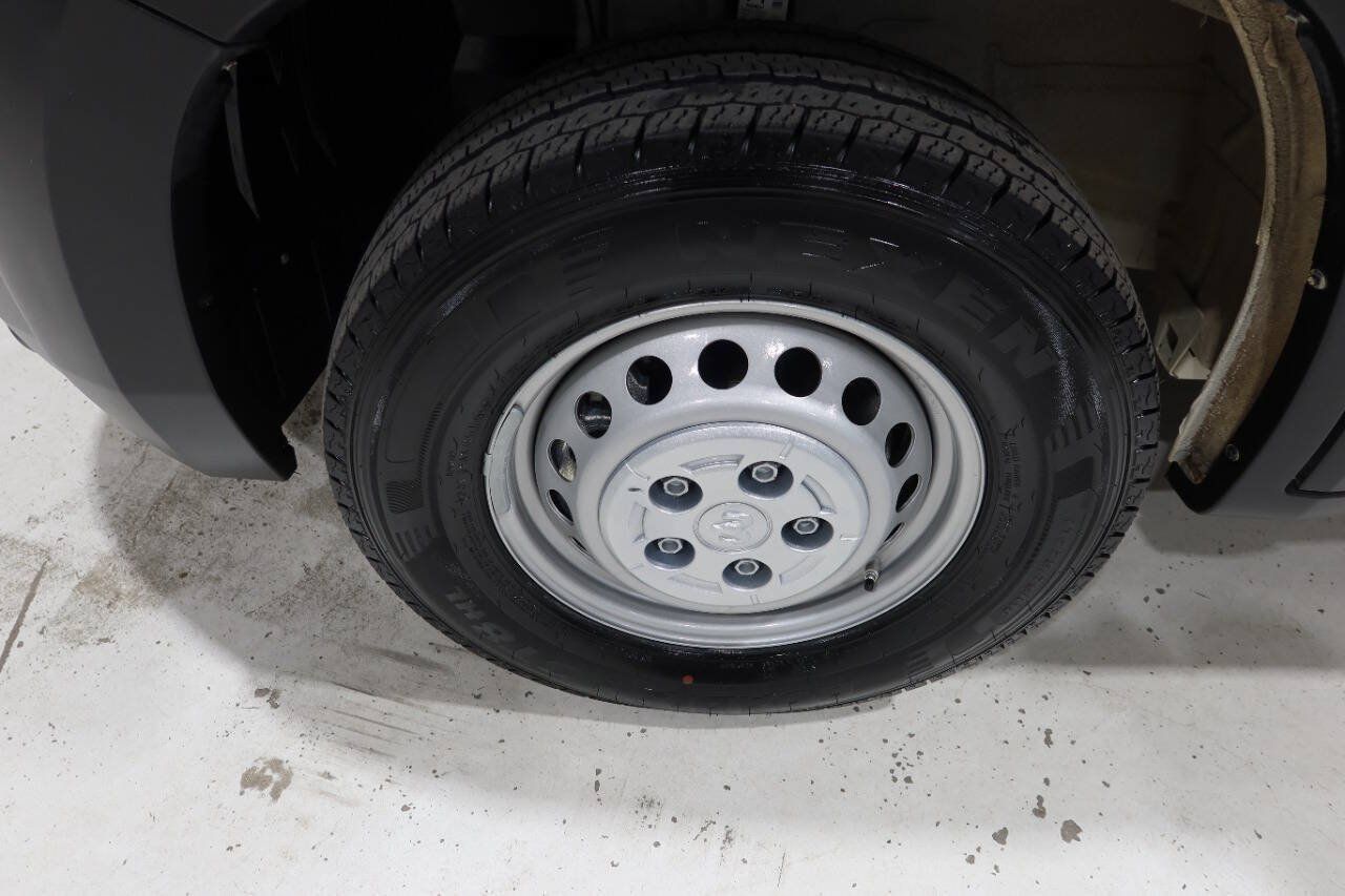 Used 2024 RAM ProMaster 2500 w/ Safety Group FWD image 9