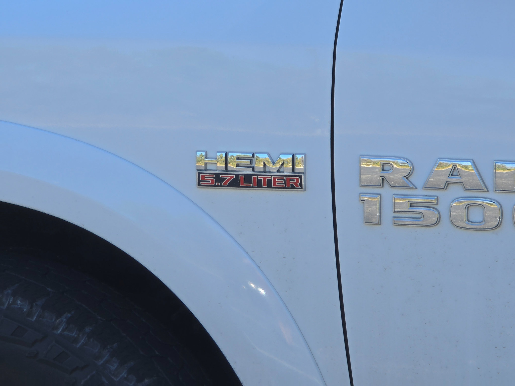 Used 2017 RAM 1500 Laramie AWD/4WD image 10