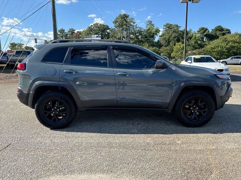 Used 2015 Jeep Cherokee Trailhawk w/ Cold Weather Group AWD/4WD image 22