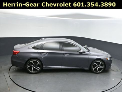 Used 2018 Honda Accord Sport image 35