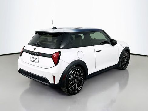 Certified 2025 MINI Cooper S image 5