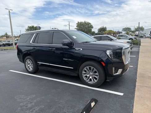Used 2023 GMC Yukon Denali RWD image 2