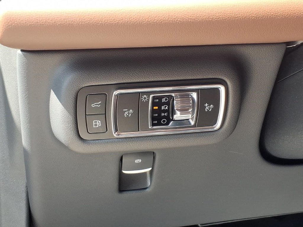 New 2026 Lincoln Nautilus Reserve AWD/4WD image 18