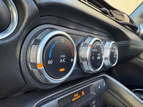 Used 2017 FIAT 124 Spider Lusso image 50