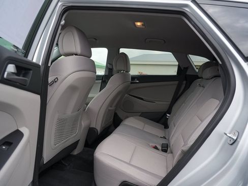 Used 2018 Hyundai Tucson SE AWD/4WD image 18