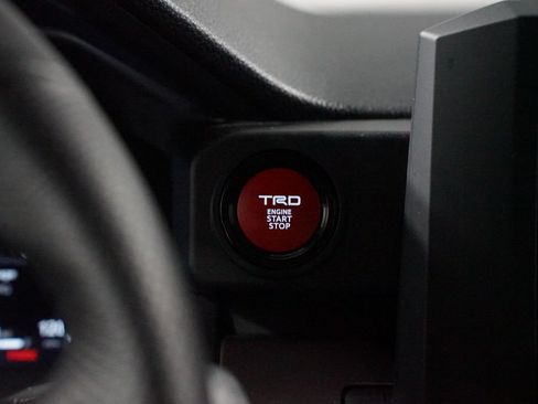 Certified 2026 Toyota Tacoma TRD Off-Road AWD/4WD image 18