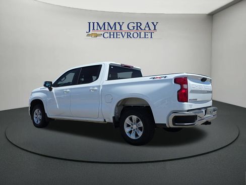 Used 2025 Chevrolet Silverado 1500 LT AWD/4WD image 3