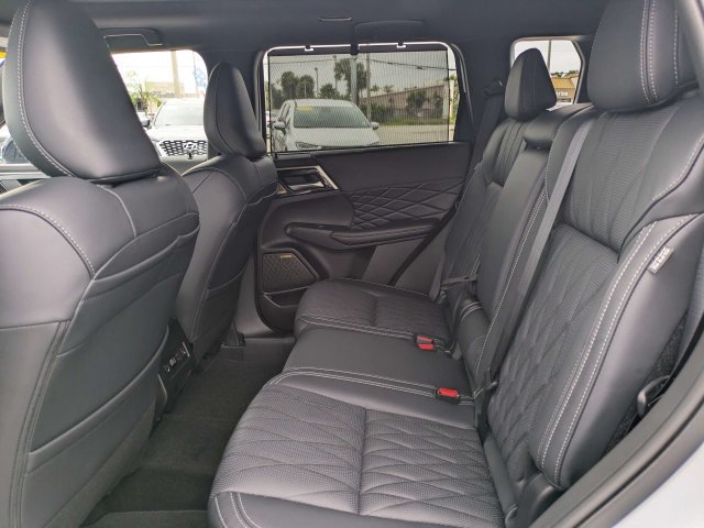 Used 2026 Mitsubishi Outlander SEL Black Edition AWD/4WD image 14