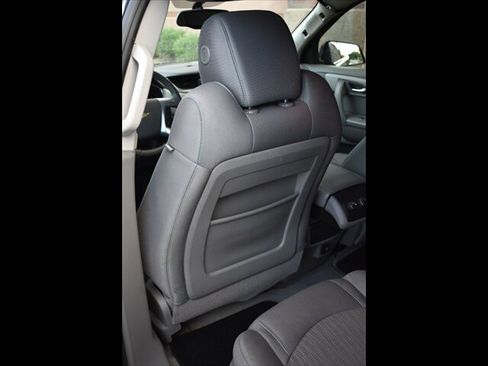 Used 2017 Chevrolet Traverse LT w/ Style and Technology Package image 20